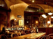 la-cava-jufr-vinoteca-wine-bars-buenos-aires-3.jpg