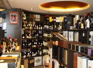 la-cava-de-los-andes-vinoteca-en-san-martin-de-los-andes-argentina-2.jpg