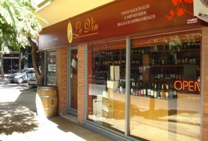 le-vin-vinoteca-local-la-lucila-1.jpg