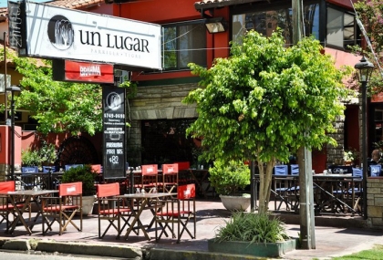 parrilla-un-lugar-tigre-zona-norte-restaurante-1.jpg