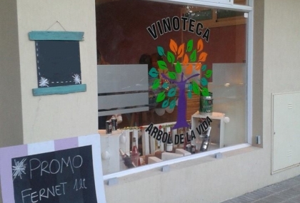 arbol-de-la-vida-vinoteca-punta-alta-buenos-aires-1.jpg