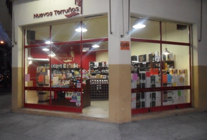 nuevos-terrunos-vinoteca-en-caseros-buenos-aires-1.jpg