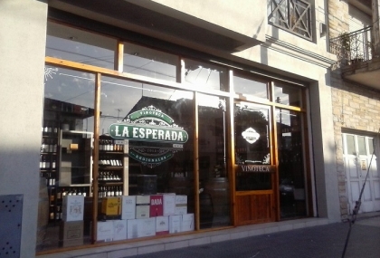 vinoteca-la-esperada-en-mar-del-plata-argentina-1.jpg