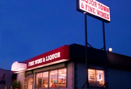 liquor-town-ozone-park-wine-store-in-new-york-city-1.jpg